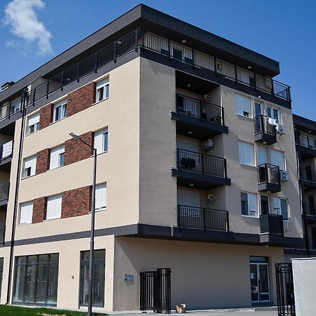 Crown Apartment 3 수보티차 외부 사진